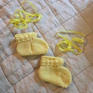 Handmade Knit Baby Booties Unisex 0-6M Yellow Ribbon Tie Vintage Style